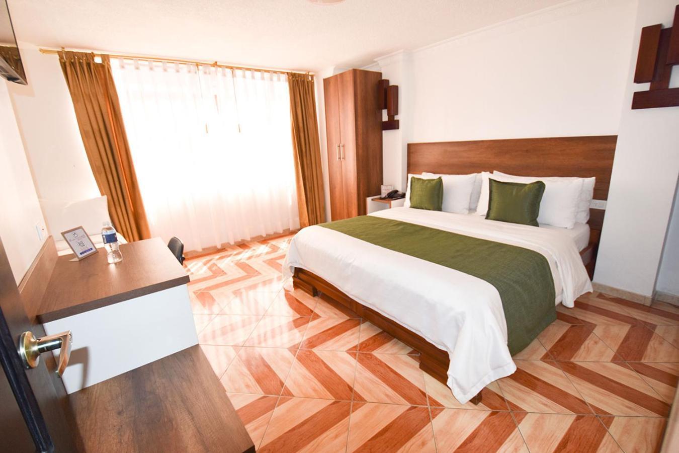Hotel Plaza Victoria Ibarra Exteriör bild