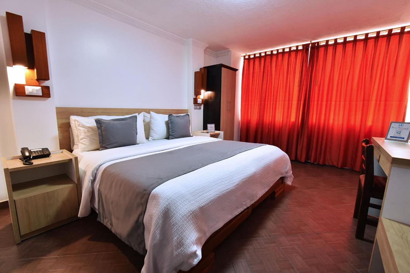 Hotel Plaza Victoria Ibarra Exteriör bild