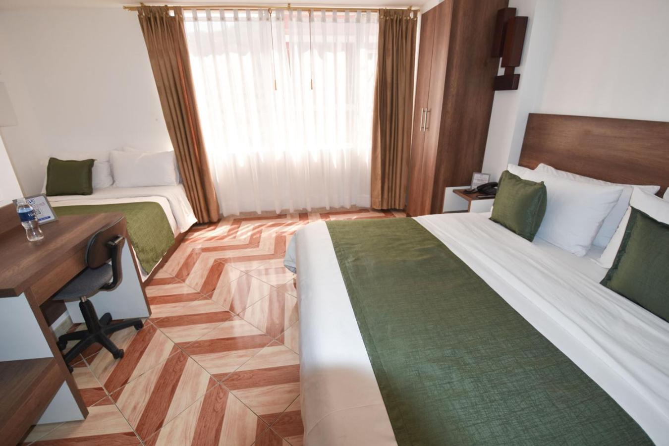 Hotel Plaza Victoria Ibarra Exteriör bild