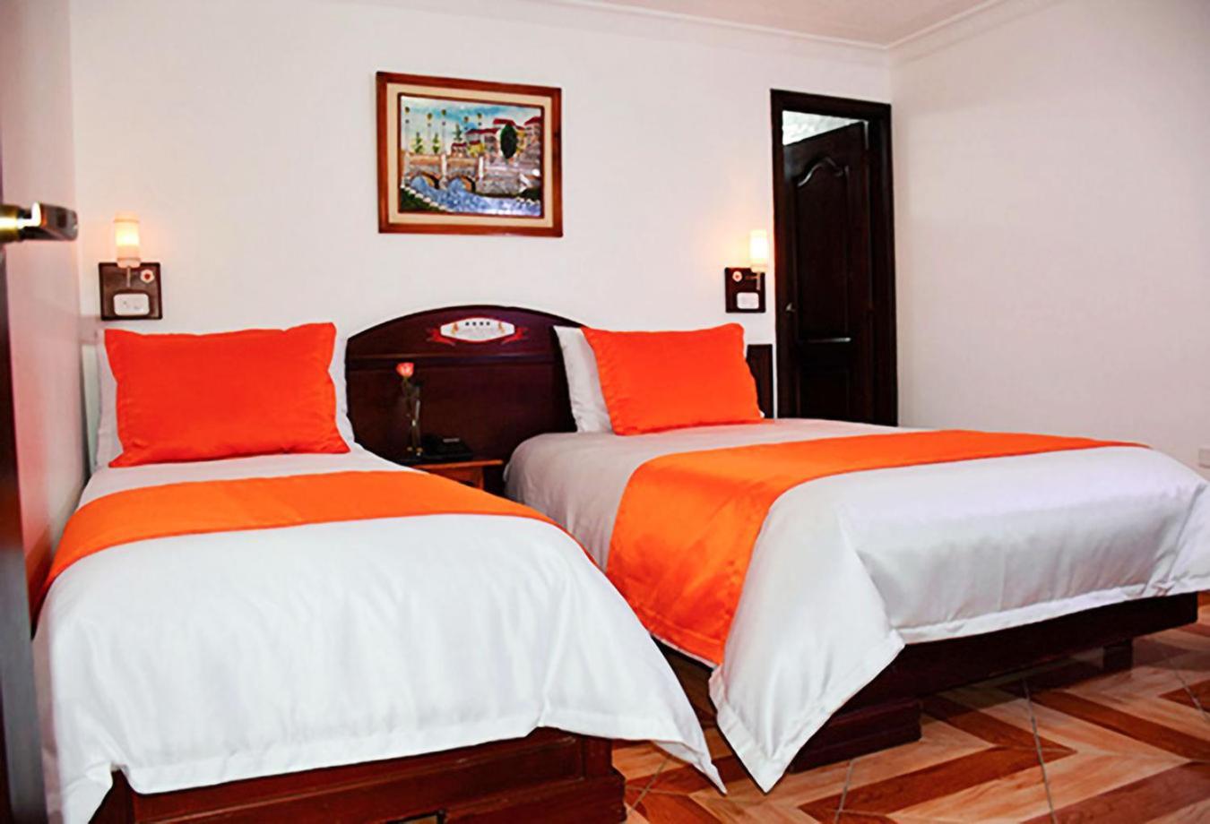 Hotel Plaza Victoria Ibarra Exteriör bild