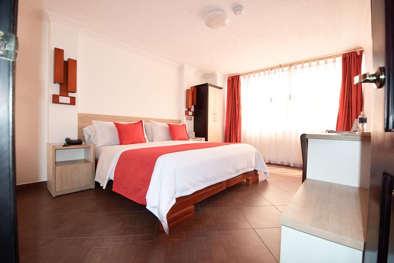 Hotel Plaza Victoria Ibarra Exteriör bild