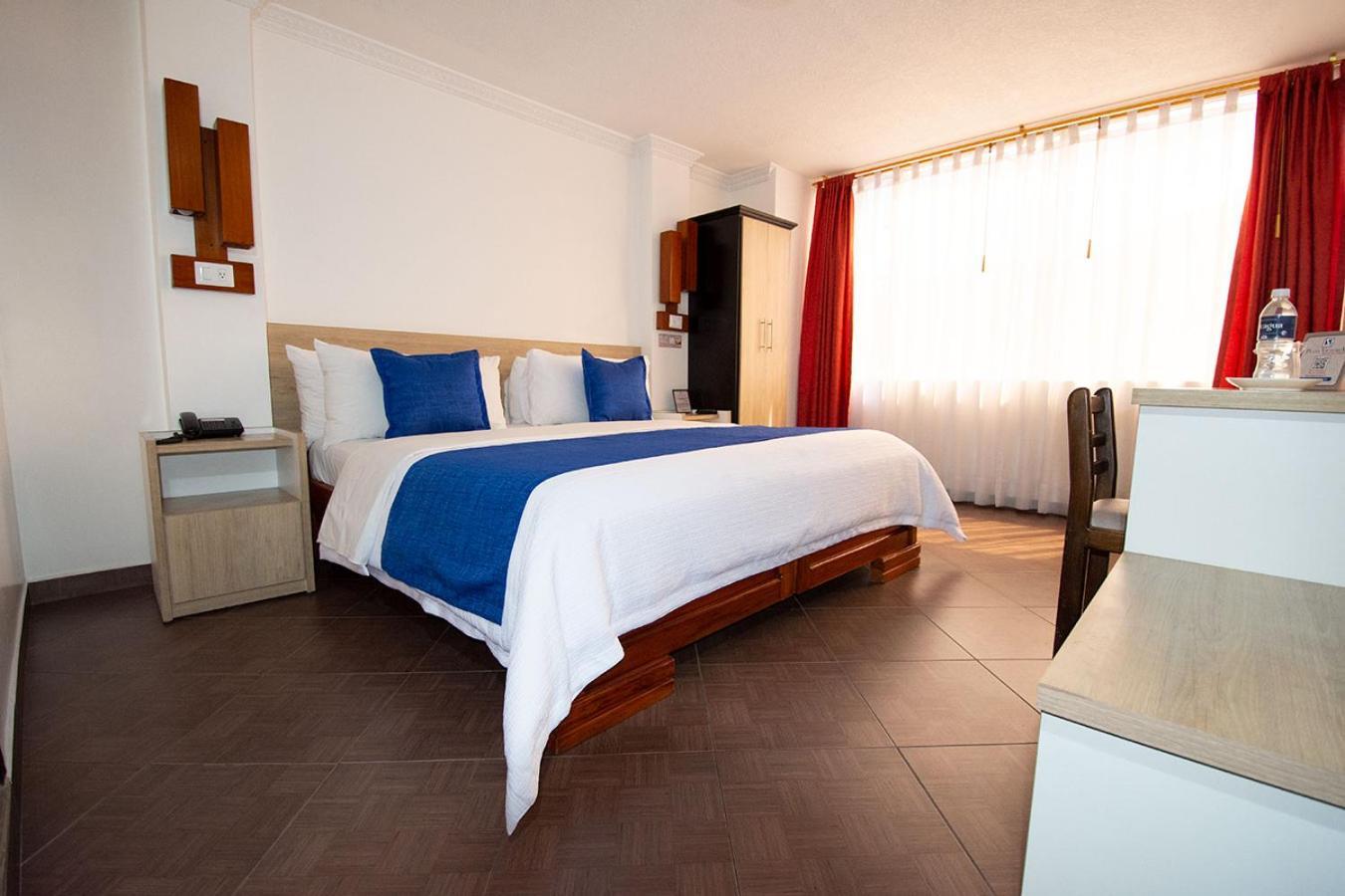 Hotel Plaza Victoria Ibarra Exteriör bild