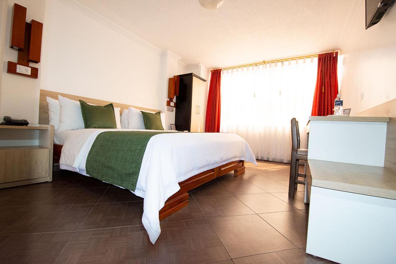 Hotel Plaza Victoria Ibarra Exteriör bild