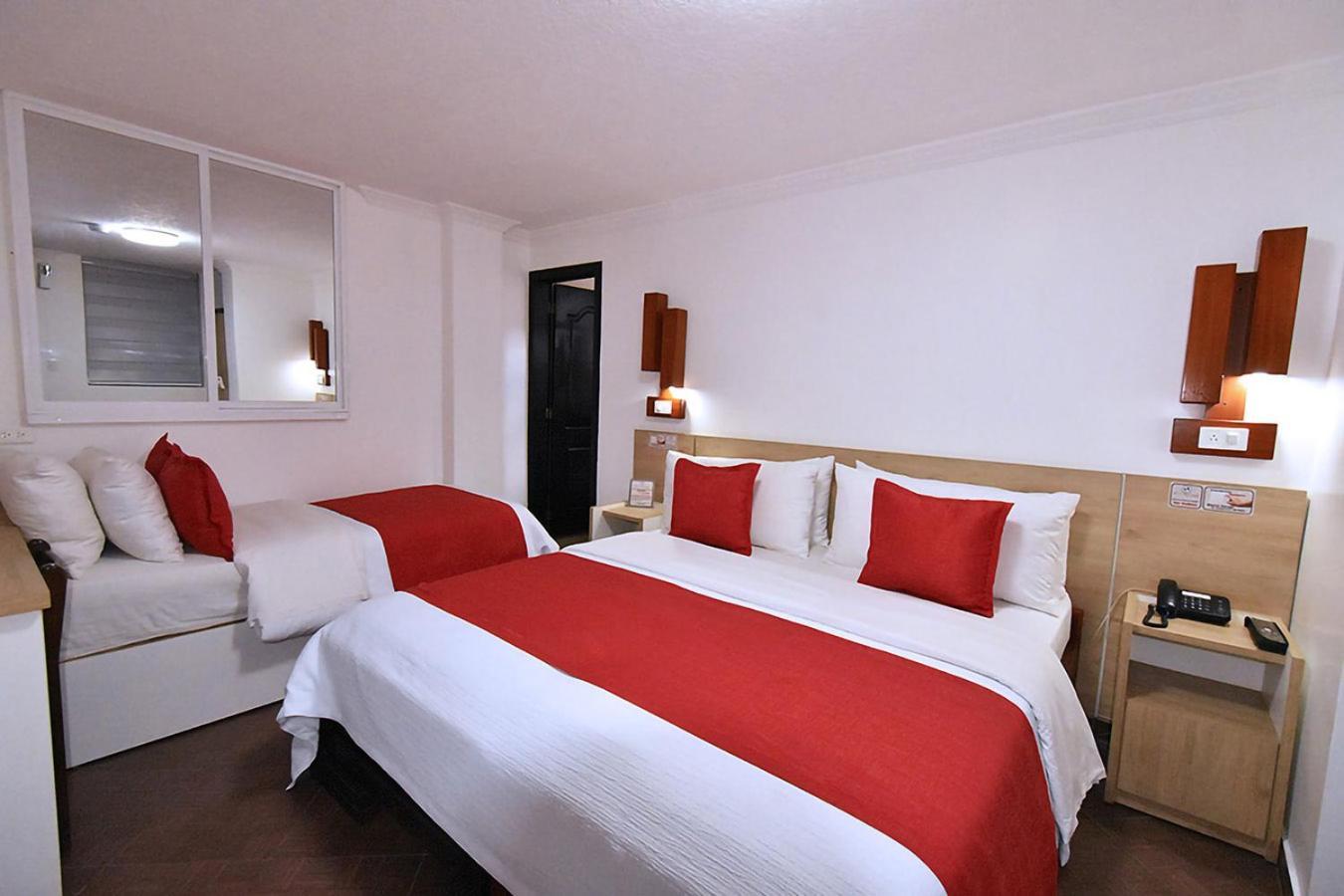 Hotel Plaza Victoria Ibarra Exteriör bild