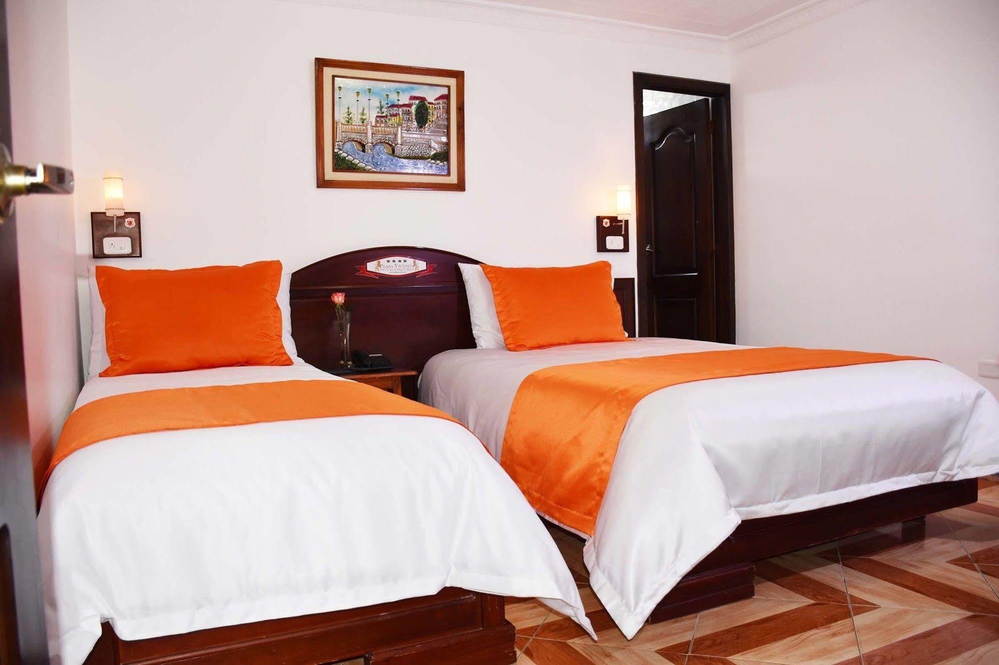 Hotel Plaza Victoria Ibarra Exteriör bild